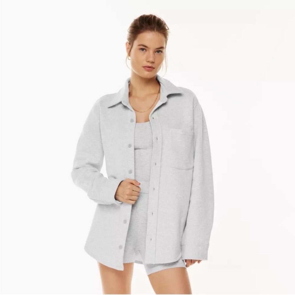 Aritzia TNA cozy fleece boyfriend shirt